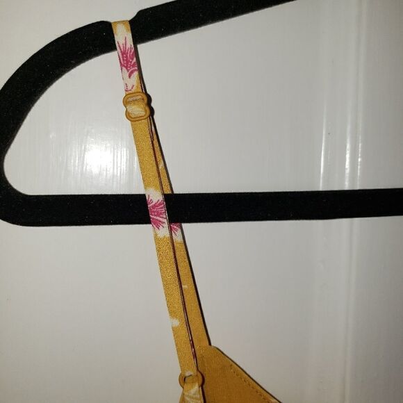 Vince Camuto Faux Button Front Floral Cami Top - Picture 8 of 9